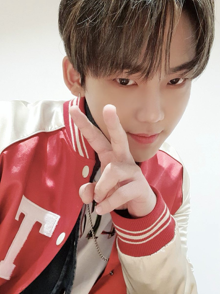 #TREASURE JAPAN OFFICIALに 頼れるカリスマリーダーズ🐷🐼 #ヒョンソク ＆ #ジフンから🤳  #トゥメのロック画面をジャック💎 #TREASUREMAKER 