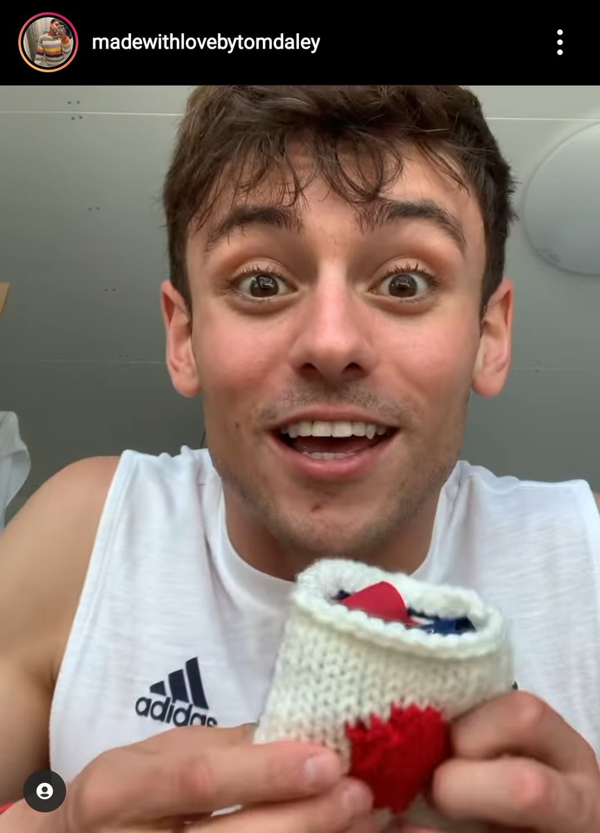 編み物上手なイギリス人をフォローしてたらまさかの飛び込みオリンピック金メダリストだった