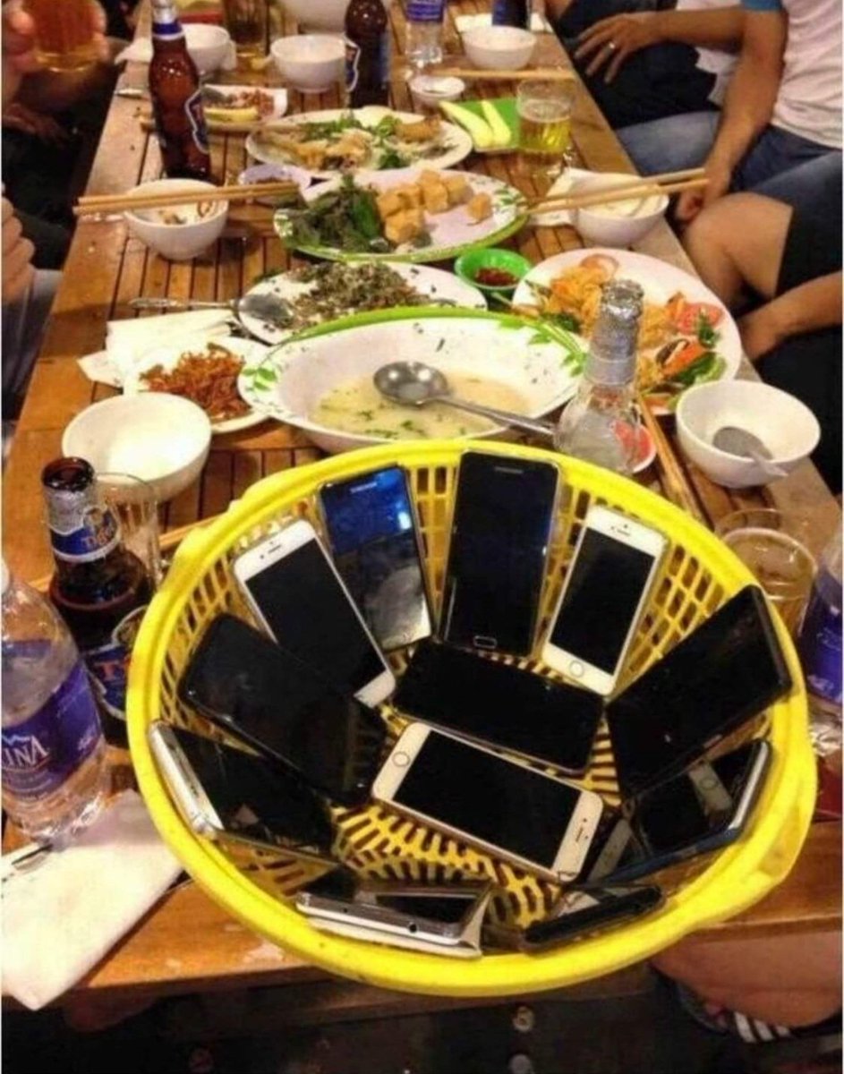 既婚者ゲーム 一番早く妻(か彼女)から連絡が来る人が奢ることになる残酷なゲーム 