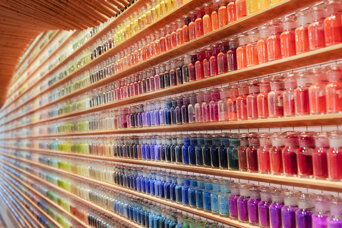 東京にある画材屋さんの展示がキレイすぎる 