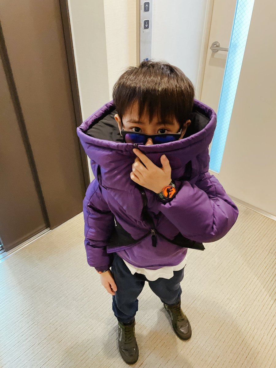 最先端なうちの息子のダウンの着方みて。 