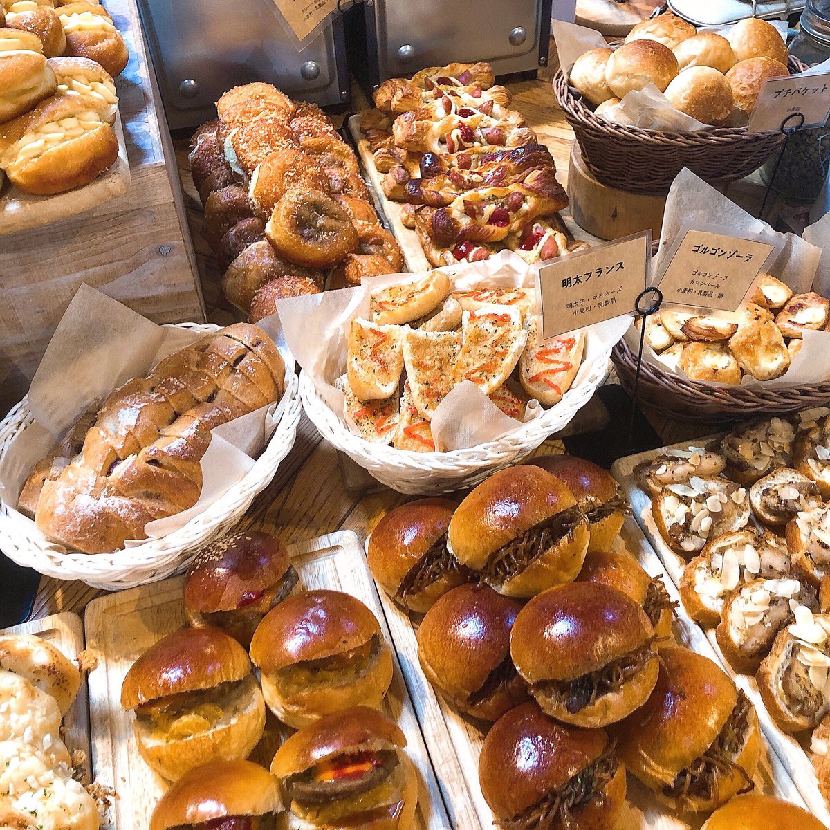 嘘みたいだろ... 食べ放題なんだぜ..これで... 