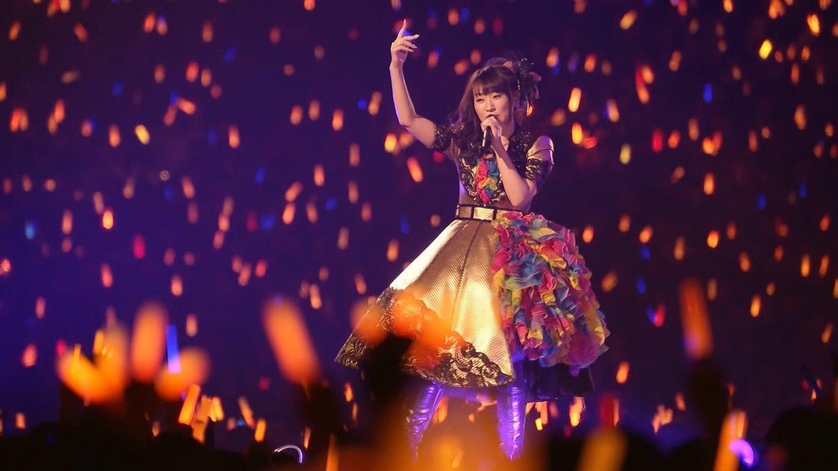 UOで失明するなら水樹奈々がエタブレ歌うたびに何万人規模で失明者がでてるし多分何人かあの炎で焼かれて死んでる 