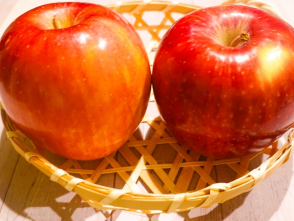 【短期1/15～4/30迄】食品工場　リンゴを機械入れ・運ぶ・皮取り等