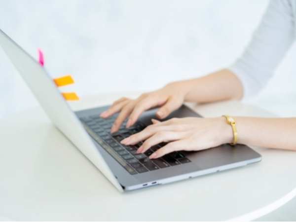 【即日～長期／時給1,450円＋交通費／三ノ宮】人気子ども服ブランド会社での事務スタッフ(OL02Rf三ノ宮A R00507)