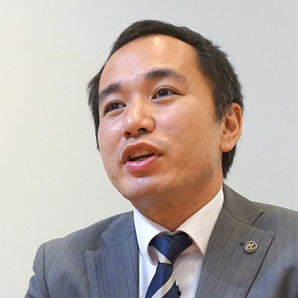 経営管理部/礒元 郷