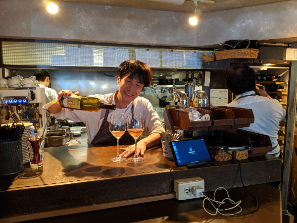 未経験者も多数活躍中！経験者優遇！　台場エリアの本格ローマピッツァ専門店【ホールスタッフ】大募集　★週2日～、1日3h～相談OK　★無料まかないあり　★交通費全額支給　★正社員登用あり　