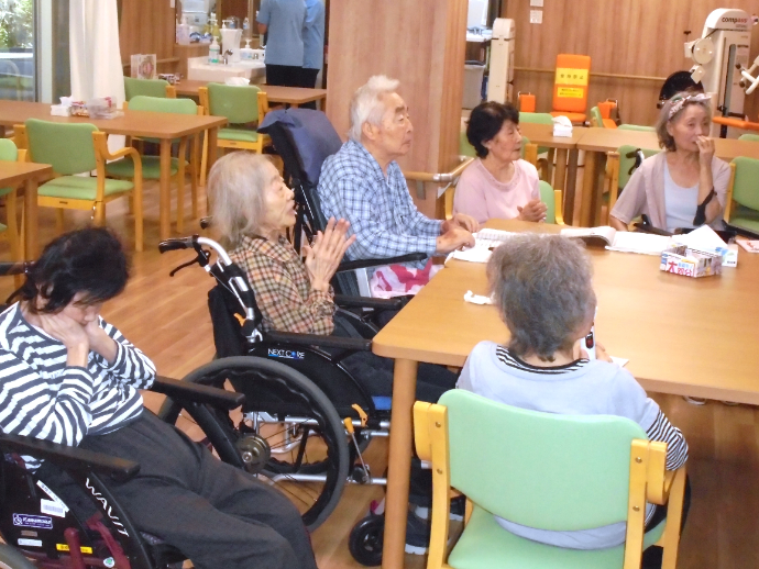 【ザ・テラス学園富雄】 日常レク♪カラオケ🎤