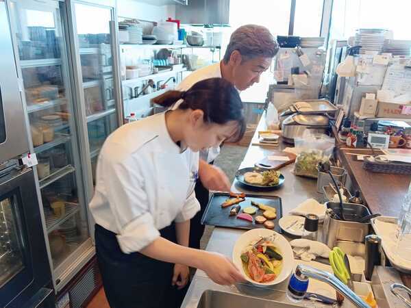 【26卒】マーロウオンライン説明会◎キッチンホール クッキングスタッフ◎ オンライン説明会受付中♪◎逗子・葉山で愛されるレストラン＆カフェ◎一緒に豊かなマーロウライフ