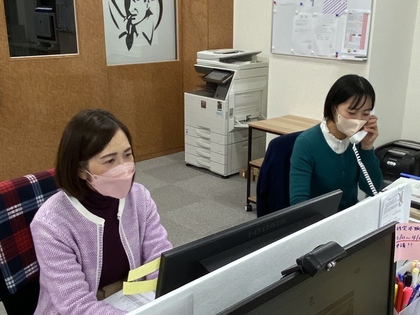 【プリン洋菓子オンラインショップのお客様対応スタッフ】◎潮風の香る街の綺麗なオフィスでの勤務です◎週3日程度◎9：00～14：00◎未経験の方も歓迎◎扶養範囲内勤務◎車バイク通勤可