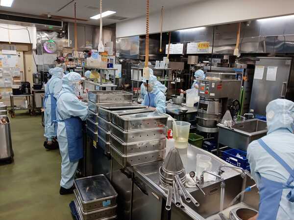 お客様にとってはたったひとつの
大切な商品の製造。
