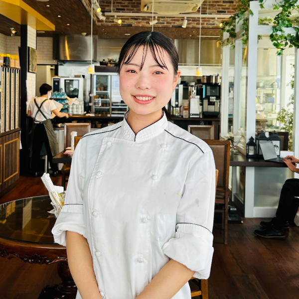 葉山マリーナ店　キッチン/ホール/山野井 未夏