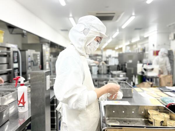 マーロウ製造中途社員【手作り焼きビーカープリン・洋菓子の製造 】◎洋菓子店・ベーカリー・食品製造経験者活躍中！◎素材の可能性を最大限に活かす菓子製造職 ◎年3回5日間連休取得OK！