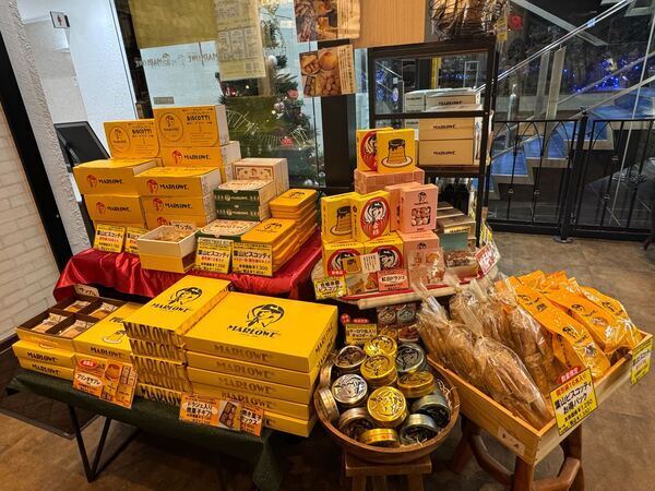 焼菓子や物販品コーナー
お客様におススメいたします。