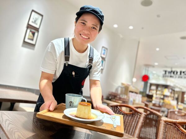 ◎時給1,250円◎そごう横浜内◎逗子・葉山発祥のプリン専門店 【プリン専門店カフェスタッフ/ホール接客スタッフ】◎マーロウブラザーズコーヒー/ 四季折々のプリンカフェが大人気です♬◎12：00～17：00　13：00～18：00　12：00～21：00　17：00～21：00午後遅番でご希望の相談可能です