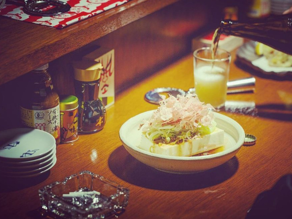 【アルバイト/調理スタッフ:さっぽろ酒呑 純情】人気店「せいす」の2階にある昭和レトロなおでん居酒屋！優しい女将の手伝いをしてくれる方募集！無料まかない付きで夕方出勤も安心！未経験の方も歓迎！狸小路内で通勤にも便利！日払い制度あり