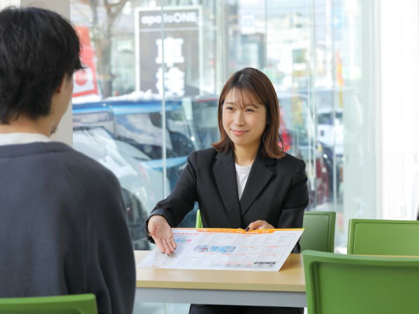 【正社員/自動車販売スタッフ：アポロワン友部店】≪年間休日110日！≫出光の新業態「アポロワン」★未経験OK/異業種・同業種からの転職歓迎！個人ノルマ無し！車の知識がない方も応募OK！［入社祝い金10万円あり］