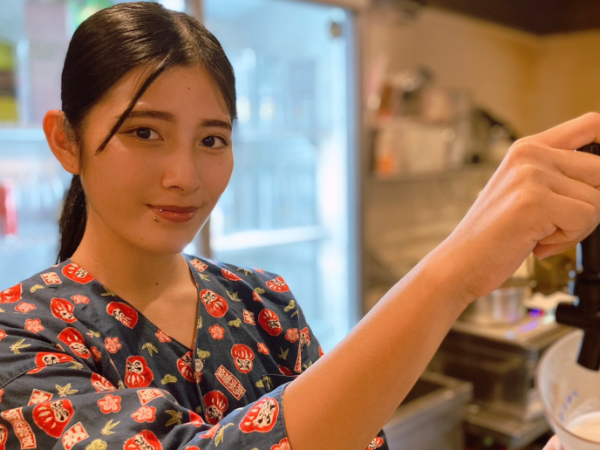 【居酒屋スタッフ／アルバイト】◎勤務店は京都市山科区『青天家』　◎おいしいまかないあり！　◎未経験者歓迎！　◎週3日～OK　◎1日3時間～OK　◎各線山科駅より徒歩5分　◎髪色・髪型自由！　◎ピアスOK！