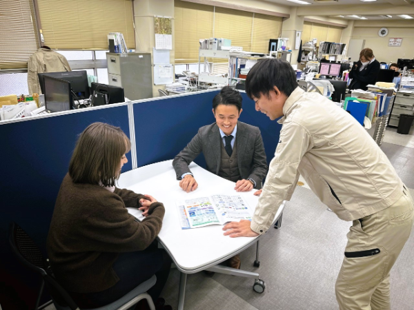 【新卒採用】営業スタッフ募集！未経験者歓迎！丁寧な研修制度で安心スタート。営業アシスタントから経験を積み、着実にキャリアアップできる環境です。
