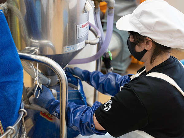 【アルバイト/地酒の製造・出荷STAFF：緑丘蔵（上川町）】地酒造りのお手伝い！必要なのは運転免許のみ！その他の資格も経験も必要なし！学歴・年齢も不問！幅広い世代を積極採用！従業員割引や無料駐車場など働く環境も良し！週1日～・1日3時間～勤務OK！