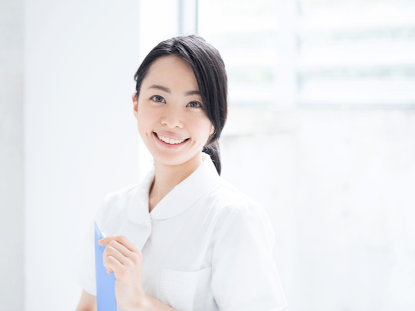 正社員【看護助手】★無資格・未経験者歓迎★介護福祉士優遇！育児支援制度あり◎