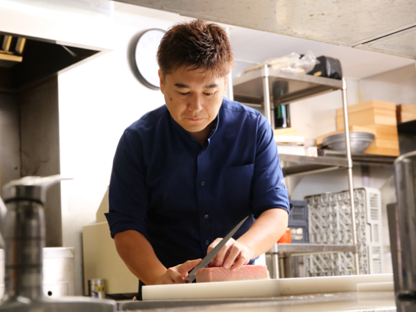 【正社員/飲食店の商品開発スタッフ：株式会社アイックス フード事業部】調理の経験を活かして活躍できる！新メニュー開発などをお任せします！誰もが聞いたことのある「やちよ」「たま」などの人気飲食店を運営するアイックス！入社祝い金10万円あり！「安心・安定を手に入れたい」 そんな方にはピッタリの環境です！