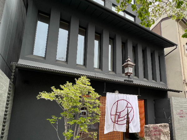 ●フロントスタッフ