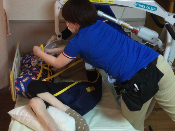 介護ロボットや移乗器具を積極的に活用!
体に負担をかけることなく働けます。