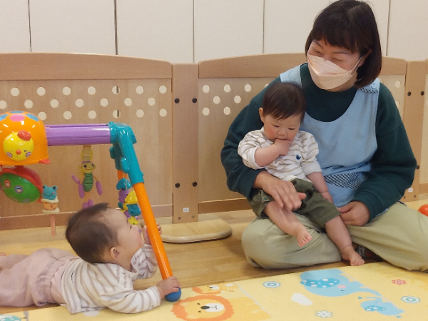 【パート】幼保連携型認定こども園「あかつき保育園」の保育教諭　★1日6h～勤務OK　★シフト応相談　★残業なし　★1食250円のおいしい給食あり