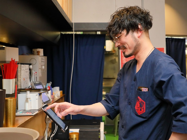 【正社員/店長候補（マネージャー候補）：北海道大衆酒場さぶろう ススキノ店】お店をまとめる重要なポジション！まだまだ店舗拡大を予定している成長企業で正社員に◎安定した待遇・給与で腰を据えて長く働けます！家族がいる方も安心の労働環境★経験者は優遇します！