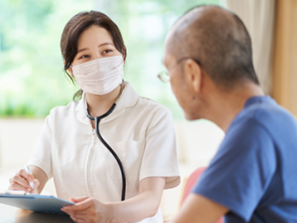 医師の訪問に同行し、診療のサポートを
していただきます。