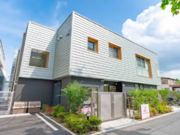 【東京都江戸川区／篠崎駅徒歩5分／定員70名】年間休日126日／借り上げ社宅あり／あたたかい家庭のような園♬