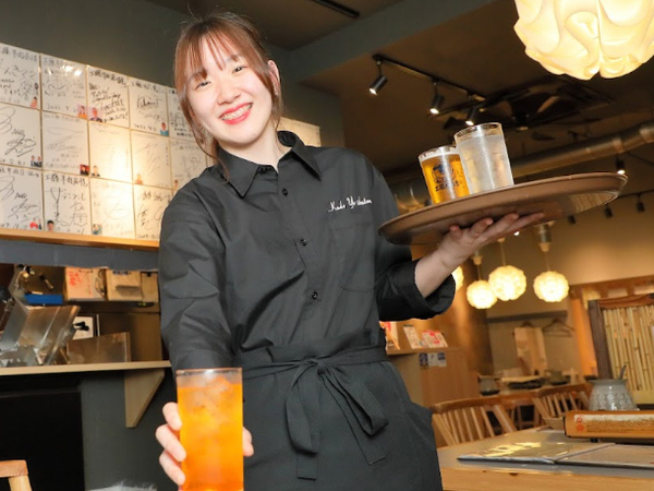 【アルバイト/接客スタッフ：極薄ラムしゃぶ専門 工藤羊肉店 3号店（鴬藏店）】＼4月下旬リニューアルOPEN決定／羊肉店初の1人1鍋専門店に生まれ変わります◎リニューアルにつきメンバー一斉募集！≪2週毎のシフト作成×週2～・4時間～OK≫未経験・学生さん大歓迎◎ピアス・ネイル・髪色自由/社割あり◎ヘルプ勤務で手当あり！