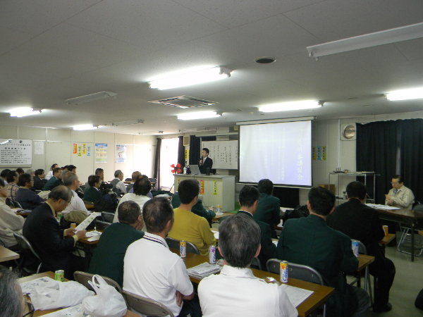 堅実な社風に惹かれ入社を決意
