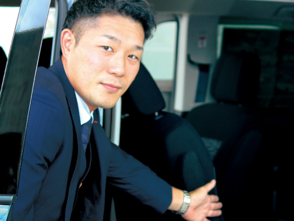 【正社員/自動車ディーラーの店舗スタッフ：北海道三菱自動車販売 北19条店】アウトランダーなどに人気車種を扱う三菱自動車★文句なしの≪年間休日120日！≫大型長期休暇もあり◎未経験OK/同業種からの転職歓迎！車輌借上手当など各種手当も充実★賞与・昇給もしっかりご用意！