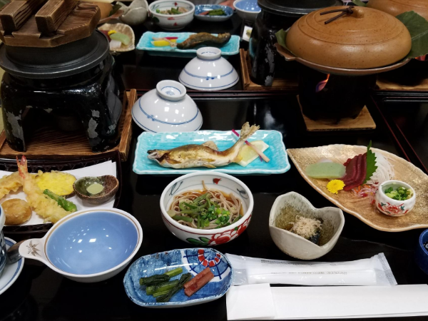富士河口湖町<時給1260円・朝・夕の時間帯選べる!>ホテル朝食・夕食の盛付け【AE3910】