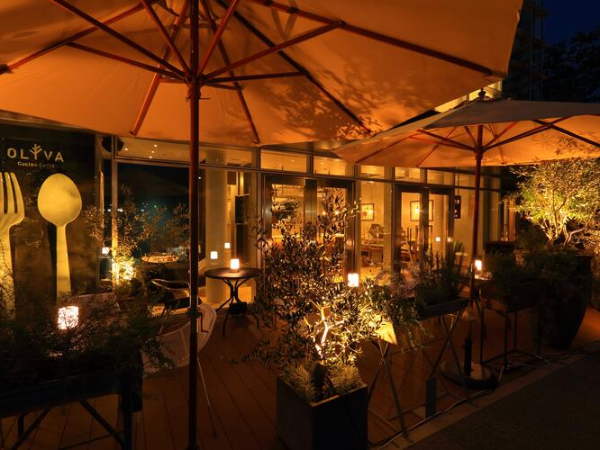 【東京ミッドタウン日比谷/キッチンスタッフ募集！】★全国各地から厳選！旬食材を活かした ニッポンのテロワールを描くおしゃれフレンチレストラン！ 現地視察で生産者と直接つながり、 料理・サービス両面で成長できる環境♪ 将来に繋がるキャリア形成を全力で支援！