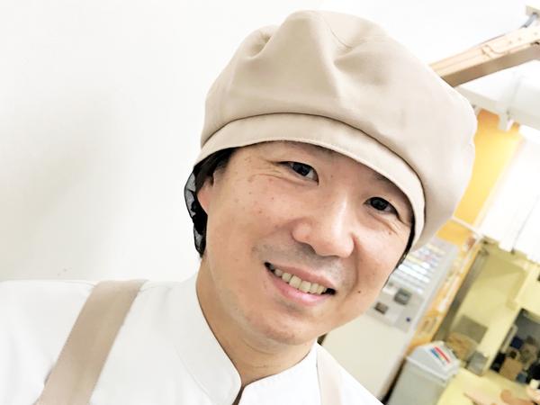 お店には沢山の種類の餃子や焼売などが並んでいます。季節限定のメニューも豊富です。