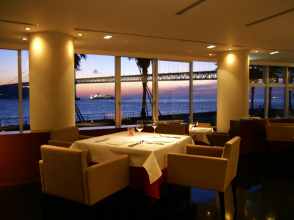 「海辺の絶景宿日本一」に選ばれた
SETRE１号店