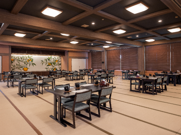 17時半から時給1,500円★蒲郡の三谷温泉ホテル★食事会場のホールスタッフを募集いたします★未経験OK