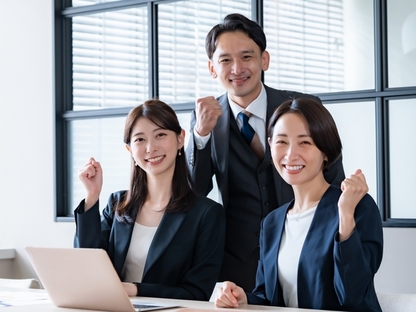 【人事｜正社員】■業界・職種未経験可■年間休日120日以上■土日祝休み