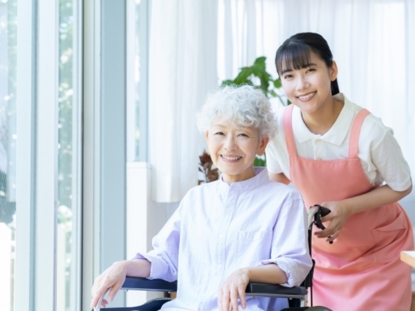 無資格・未経験OK！デイサービスの日勤介護スタッフさん募集！！