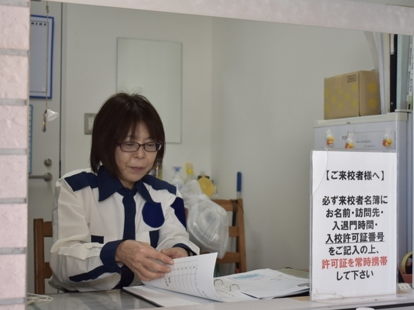 【アルバイト・パート】スクールサポーター（学校守衛・用務）◆週3日・1日4.5時間昼勤務／未経験者歓迎