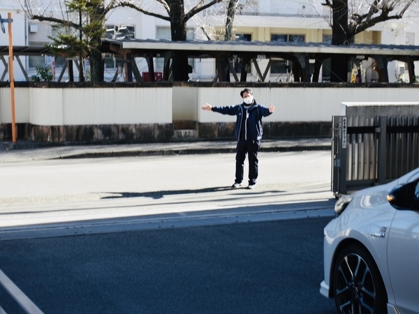 来校者、教職員、生徒さんに気持ちの良い
対応をお願いします。