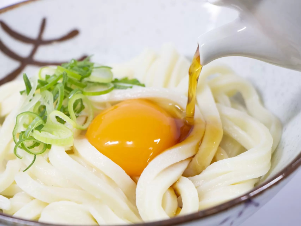 【店長候補/正社員】昇給年2回 / 隔週休2日制 / 学歴不問 / 業務効率化でムダな業務なし / 独立支援制度あり / 駅チカ / 本場讃岐うどん居酒屋で活躍！