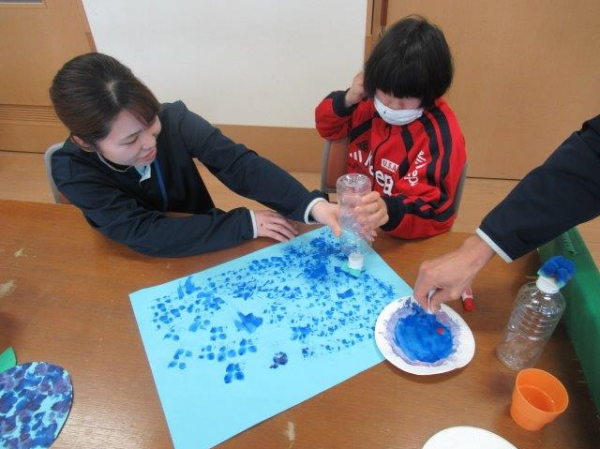 生活介護の創作活動の様子♪