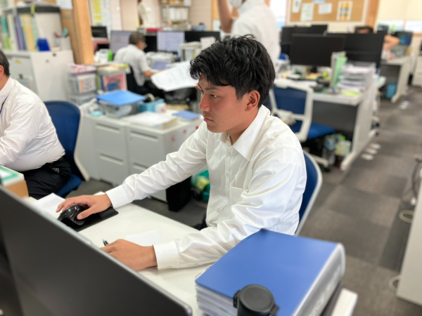 残業少なめ＆完全週休2日制
年間休日105日で働きやすい♪