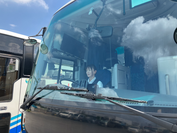 女性ドライバーも多数活躍中♪
