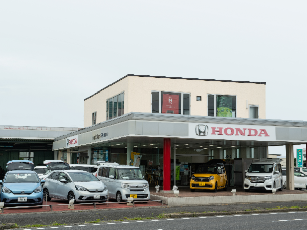 【鈴鹿地区】未経験歓迎/年間休日115/店舗内受付/営業事務職(中途)