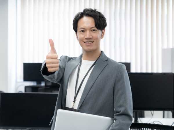 時給3,000円以上／【田町】月収48万以上！プリセールスエンジニア！残業少なめ！